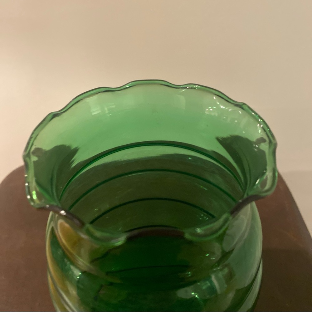 VINTAGE Mid Century 7” Vase Forest Green St Patrick’s Day Anchor Hocking Ribbed - Picture 3 of 8